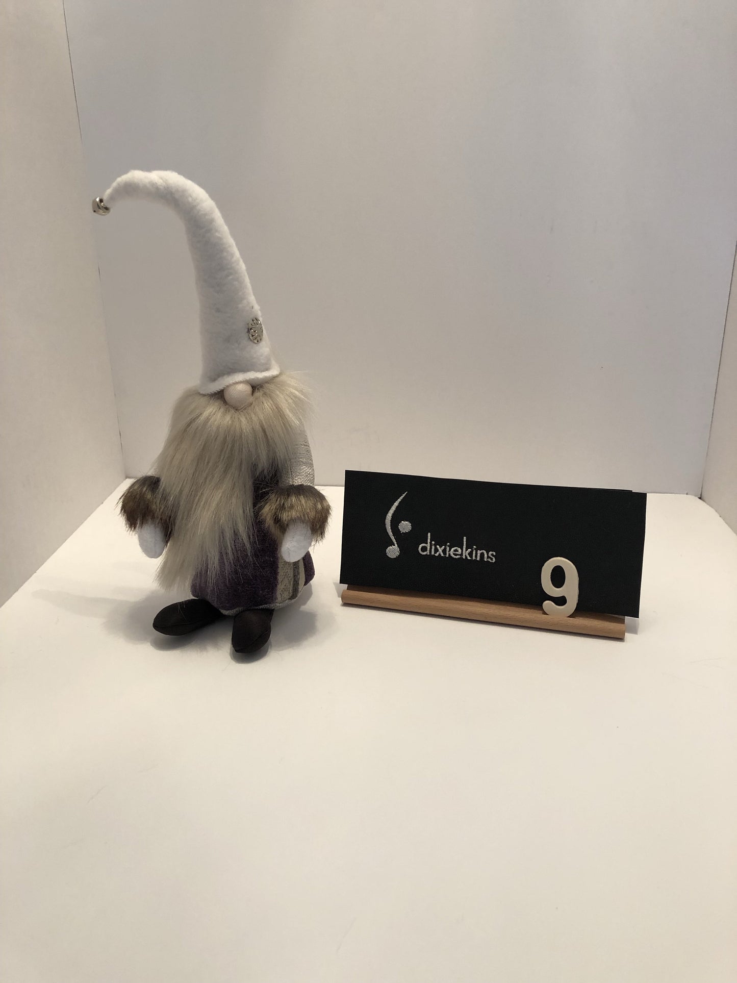 09. Decorative Gnome - Medium